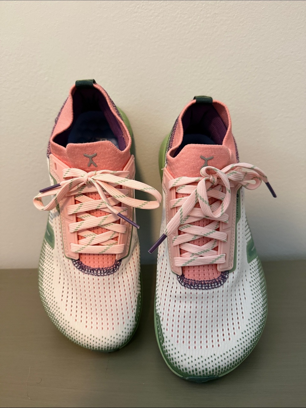 Flux sneakers NWOT